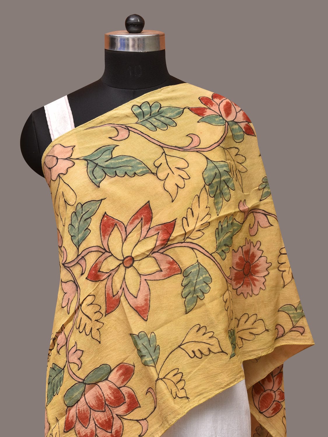 Light Yellow Kalamkari Hand Painted Sico Stole with Floral Design ds3397