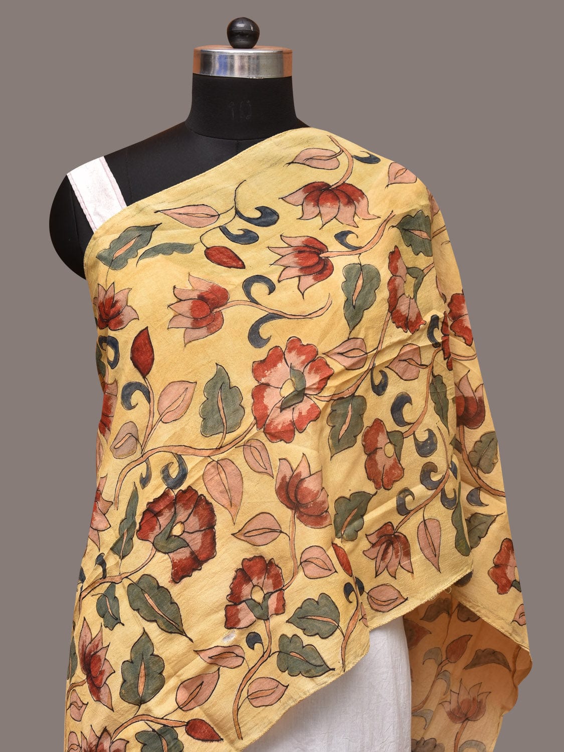 Light Yellow Kalamkari Hand Painted Sico Stole with Floral Design ds3406