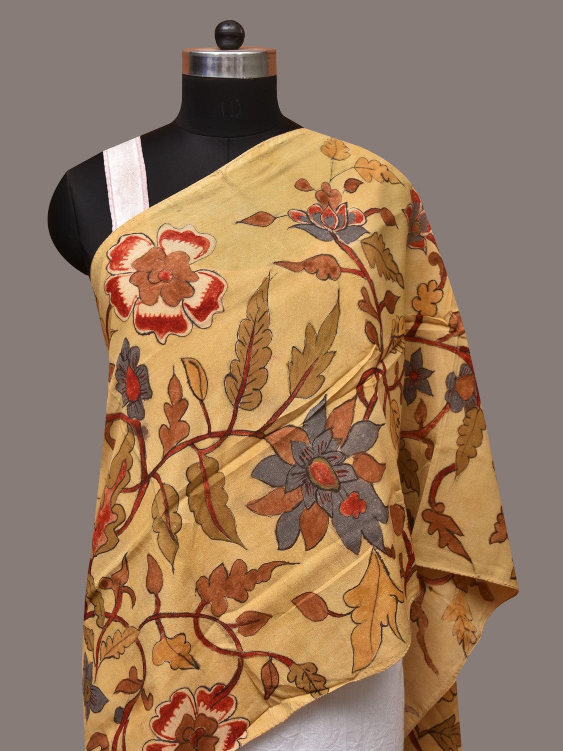 Light Yellow Kalamkari Hand Painted Sico Stole with Floral Design ds3417
