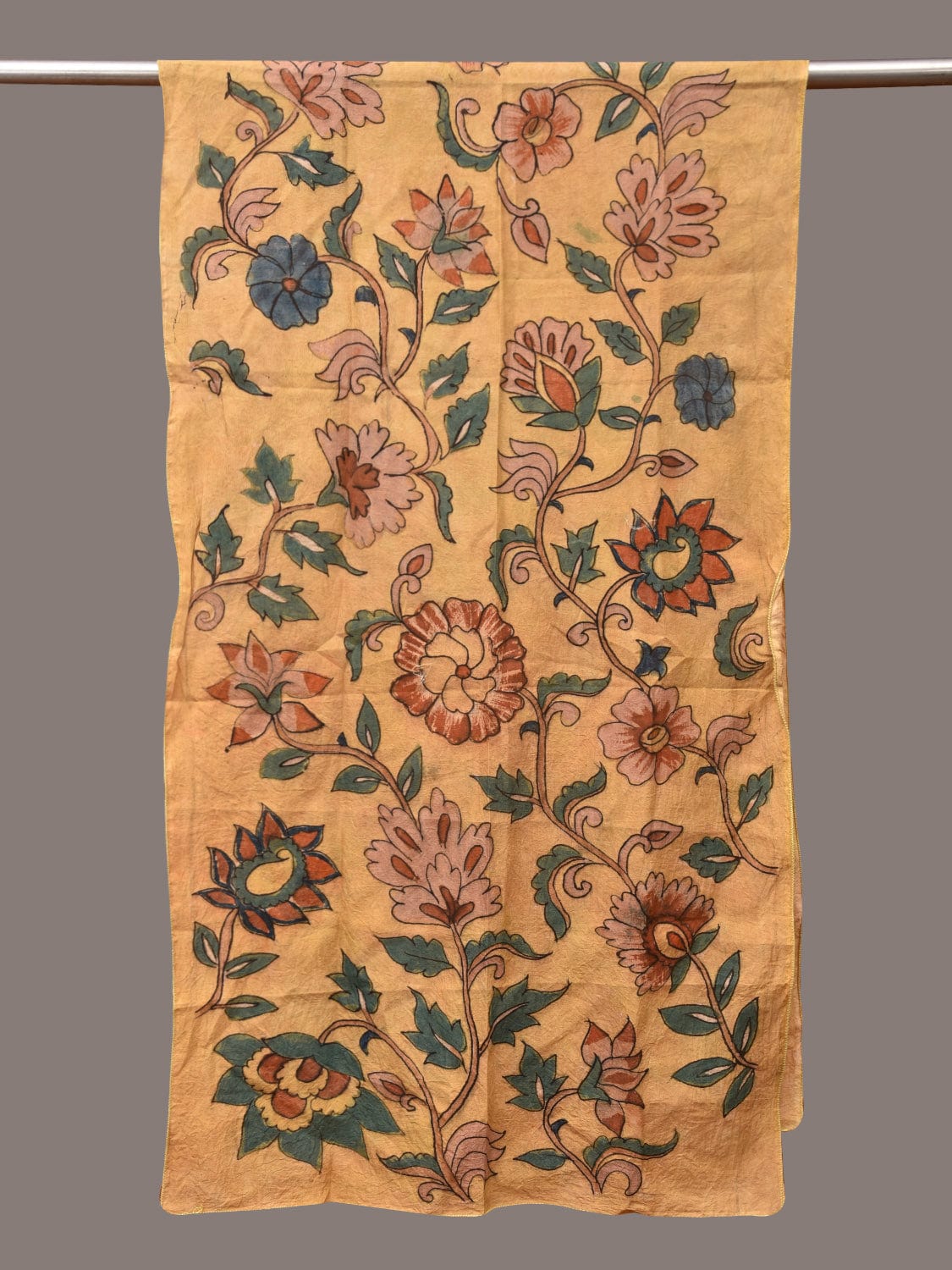 Light Yellow Kalamkari Hand Painted Sico Stole with Floral Design ds3443