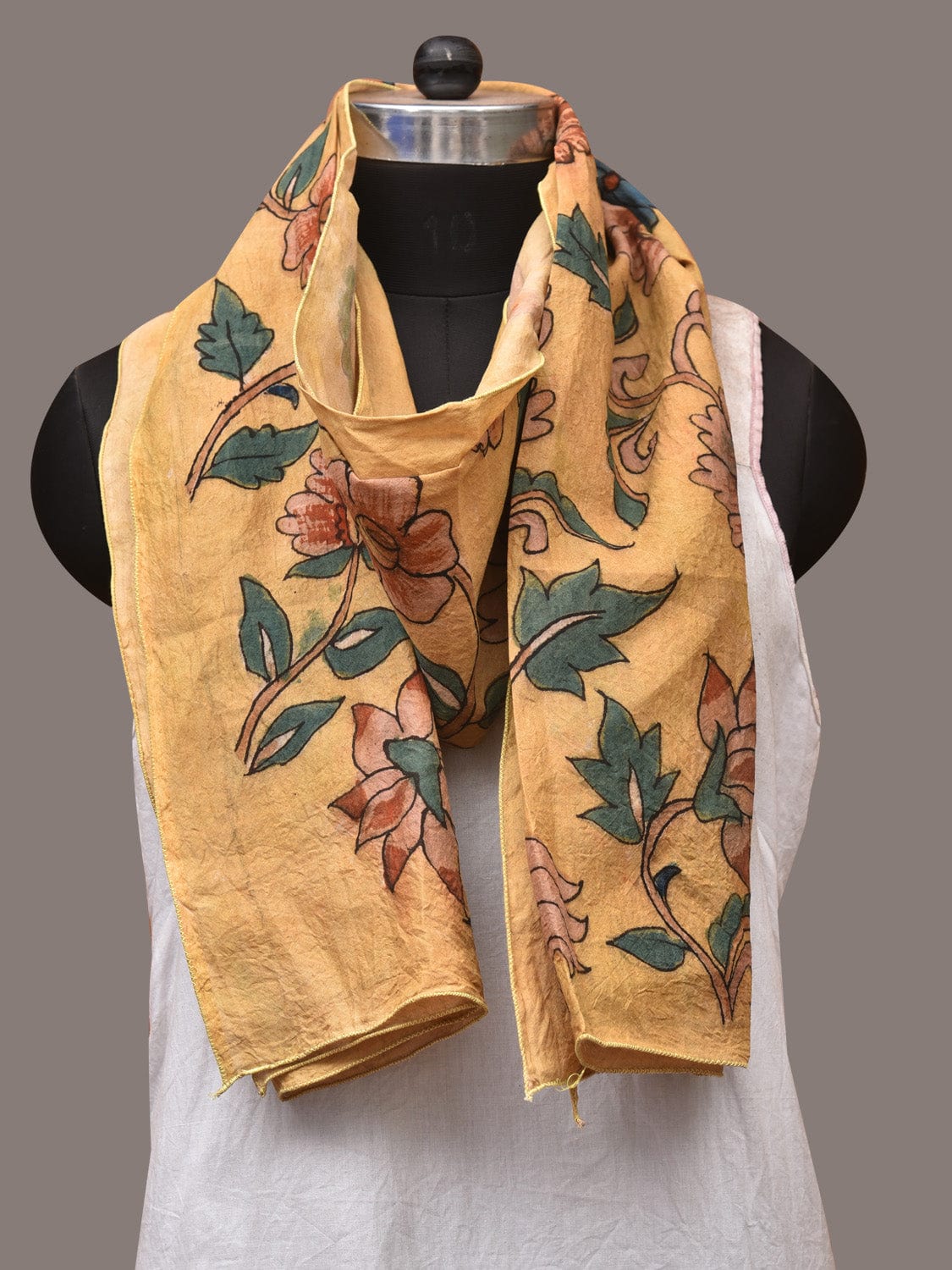 Light Yellow Kalamkari Hand Painted Sico Stole with Floral Design ds3443
