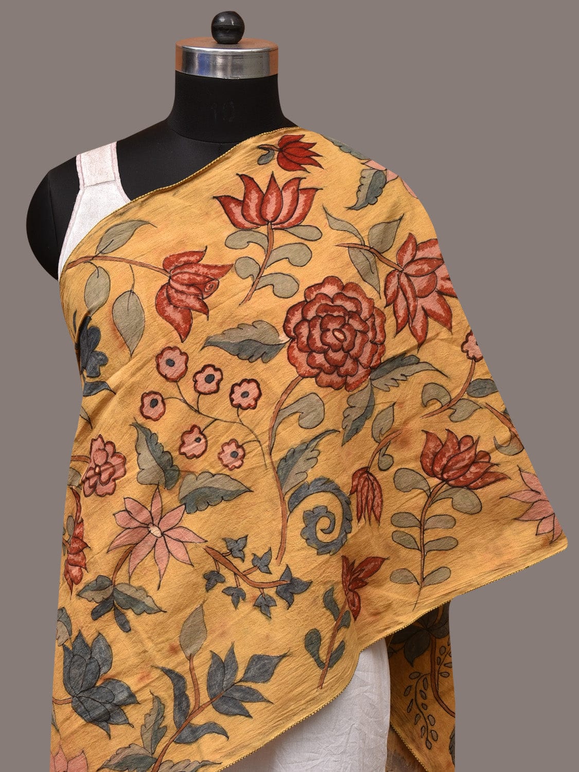 Light Yellow Kalamkari Hand Painted Sico Stole with Floral Design ds3511