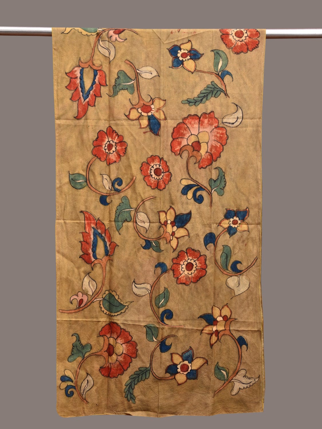 Light Yellow Kalamkari Hand Painted Sico Stole with Floral Design ds3635