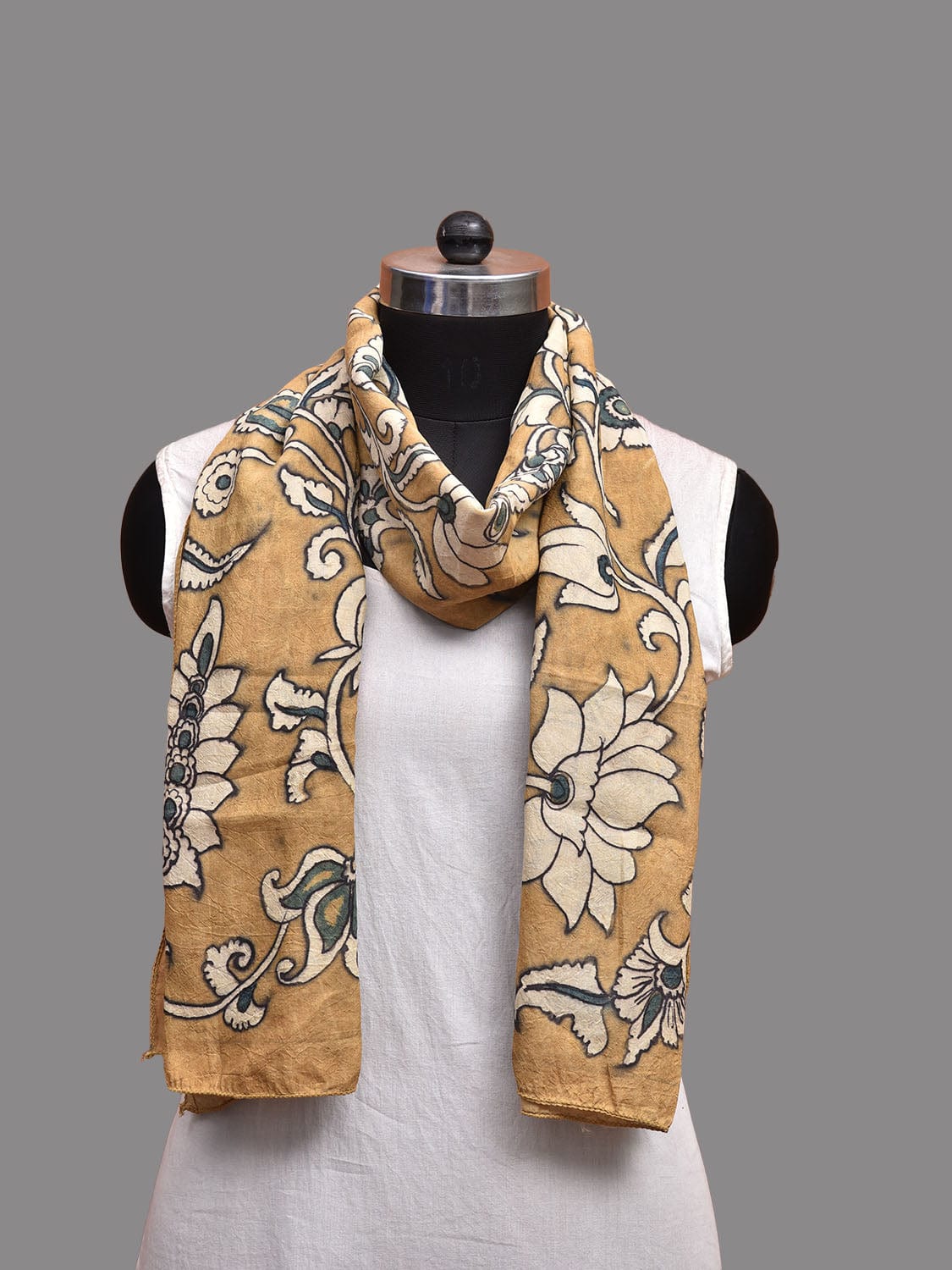 Light Yellow Kalamkari Hand Painted Sico Stole with Floral Design ds3677