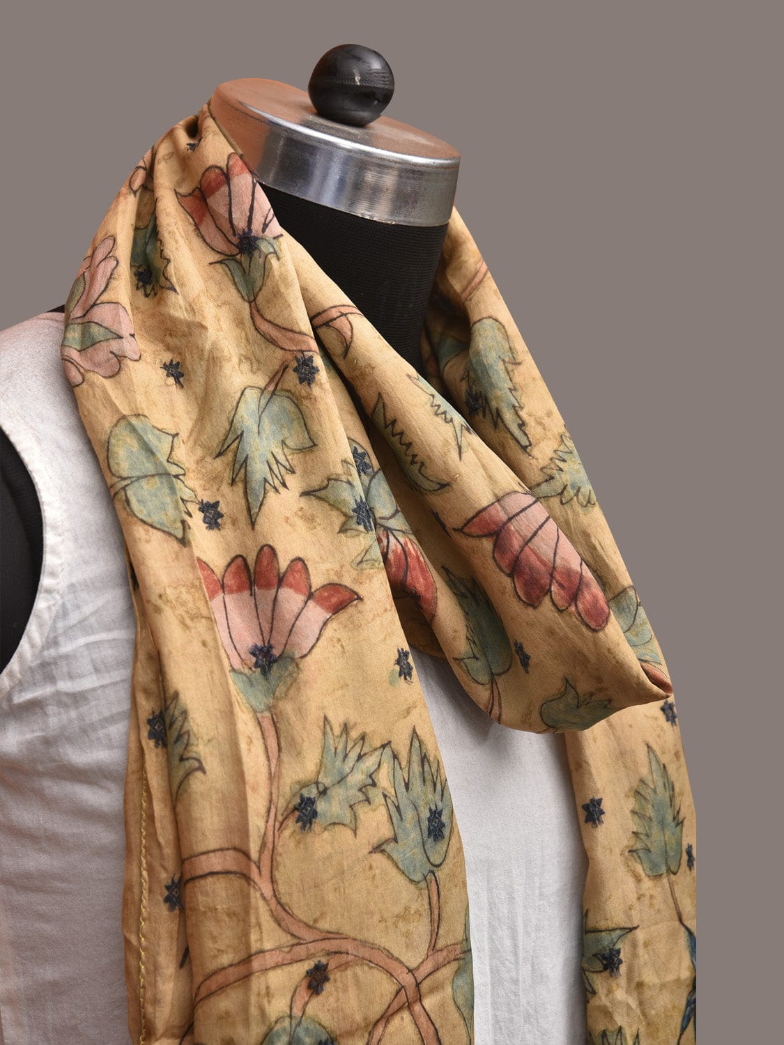 Light Yellow Kalamkari Hand Painted Sico Stole with Lotus and Crane Design ds3587