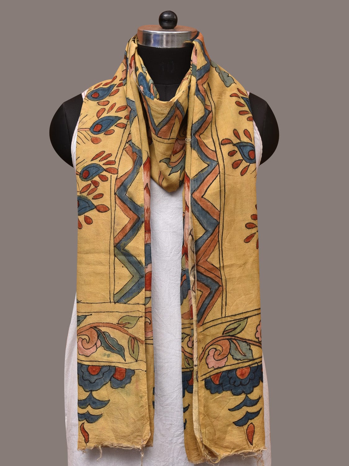 Light Yellow Kalamkari Hand Painted Silk Handloom Dupatta with Floral and Peacocks Design ds3555
