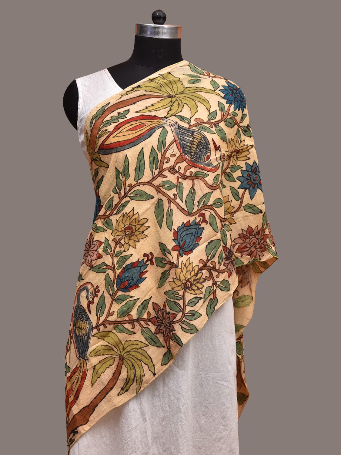 Light Yellow Kalamkari Hand Painted Silk Handloom Stole with Floral and Peacocks Design ds3614