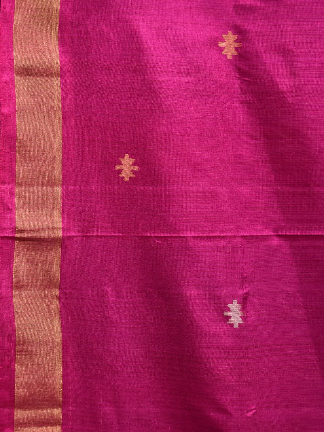 Magenta Uppada Silk Handloom Saree with Jamdani Pallu Design u2257