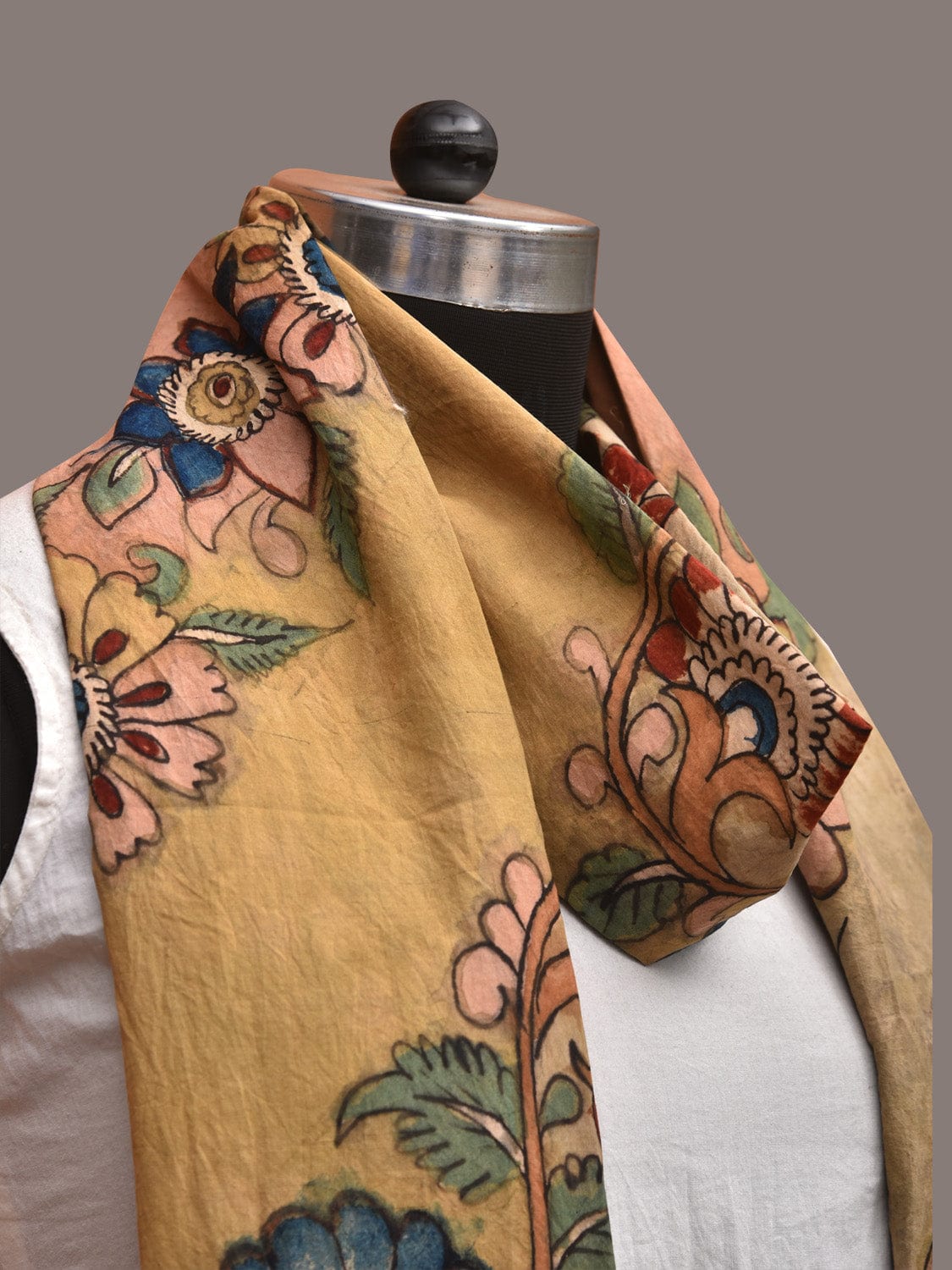 Multicolor Kalamkari Hand Painted Cotton Handloom Dupatta with Diagonal Floral Design ds3578