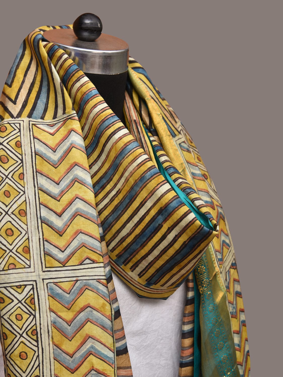 Multicolor Kalamkari Hand Painted Kanchipuram Silk Handloom Dupatta with Geometrical Design ds3500