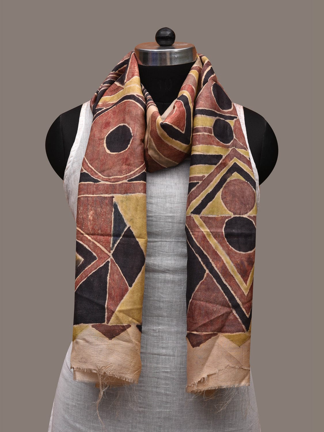 Multicolor Kalamkari Hand Painted Silk Handloom Stole with Geometric Design ds2711