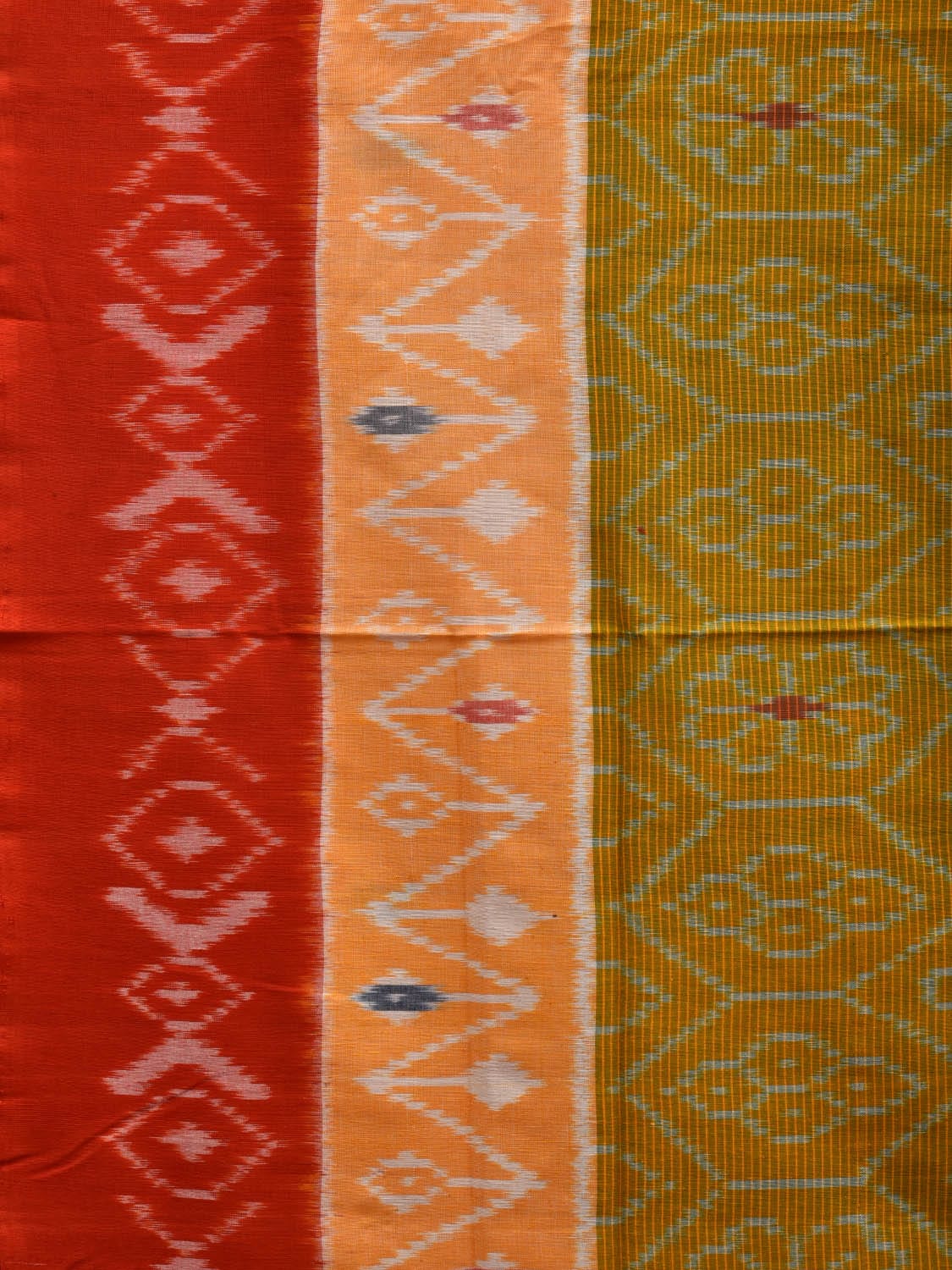 Multicolor Pochampally Ikat Cotton Handloom Saree with All Over Design i0663