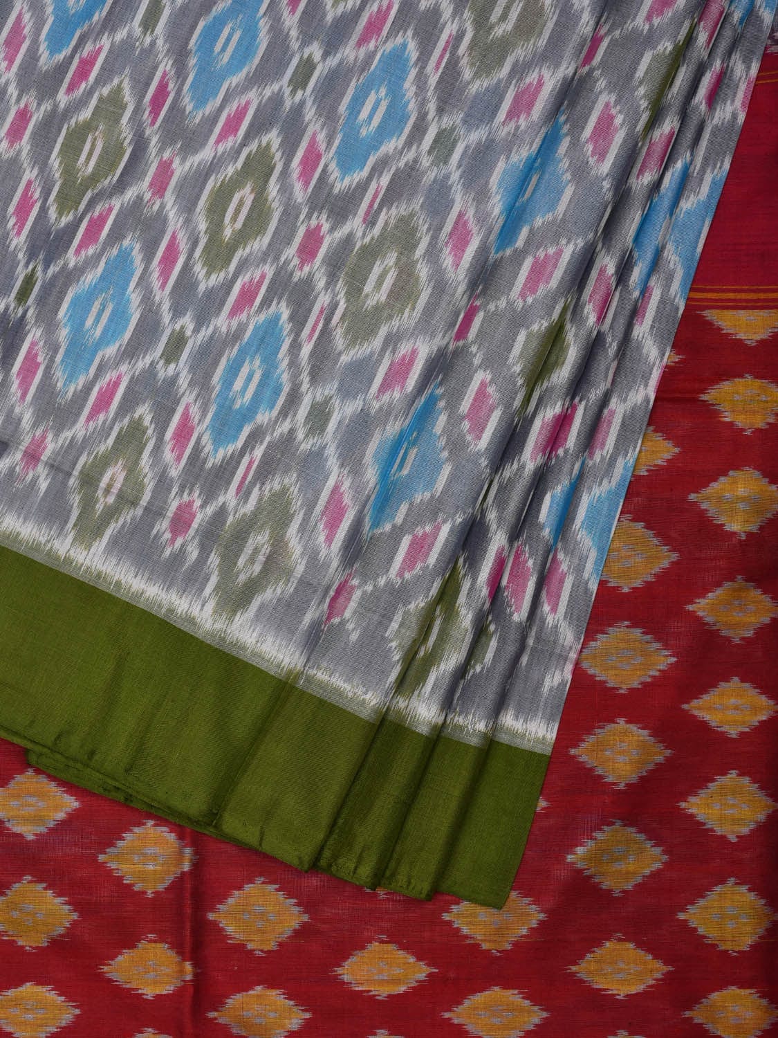 Multicolor Pochampally Ikat Silk Handloom Saree with All Over Design i0644