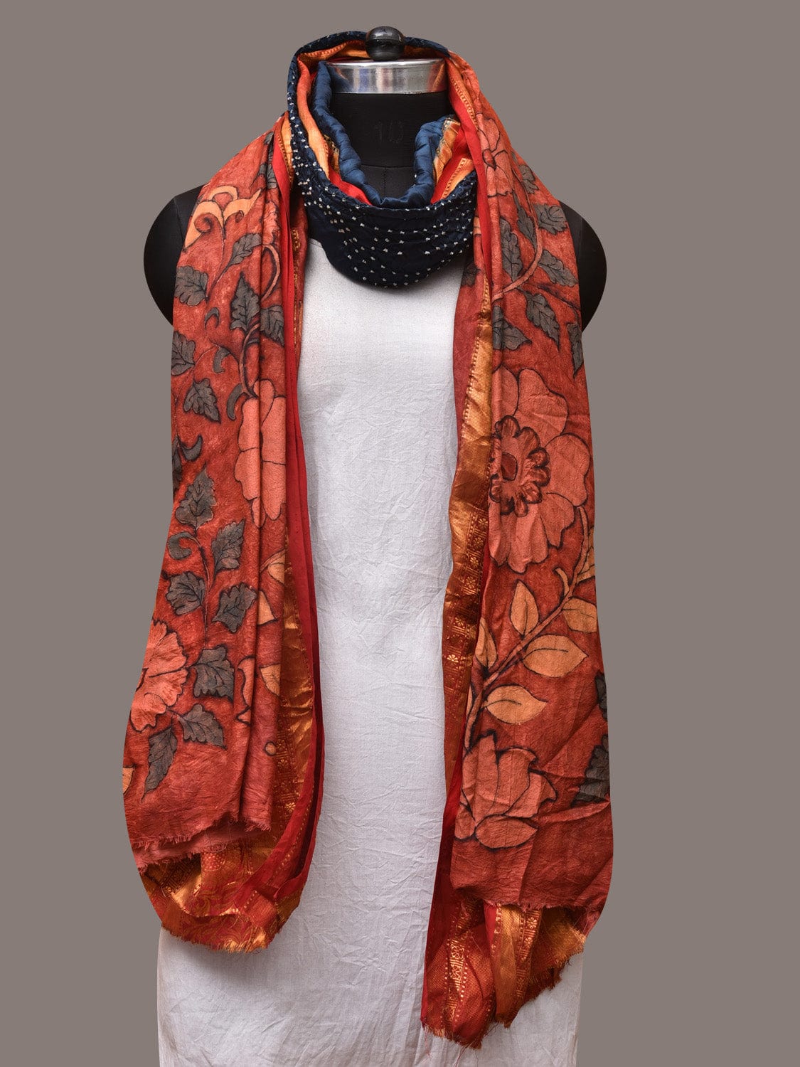 Navy and Red Bandhani Kanchipuram Silk Handloom Dupatta with Kalamkari Design ds3492