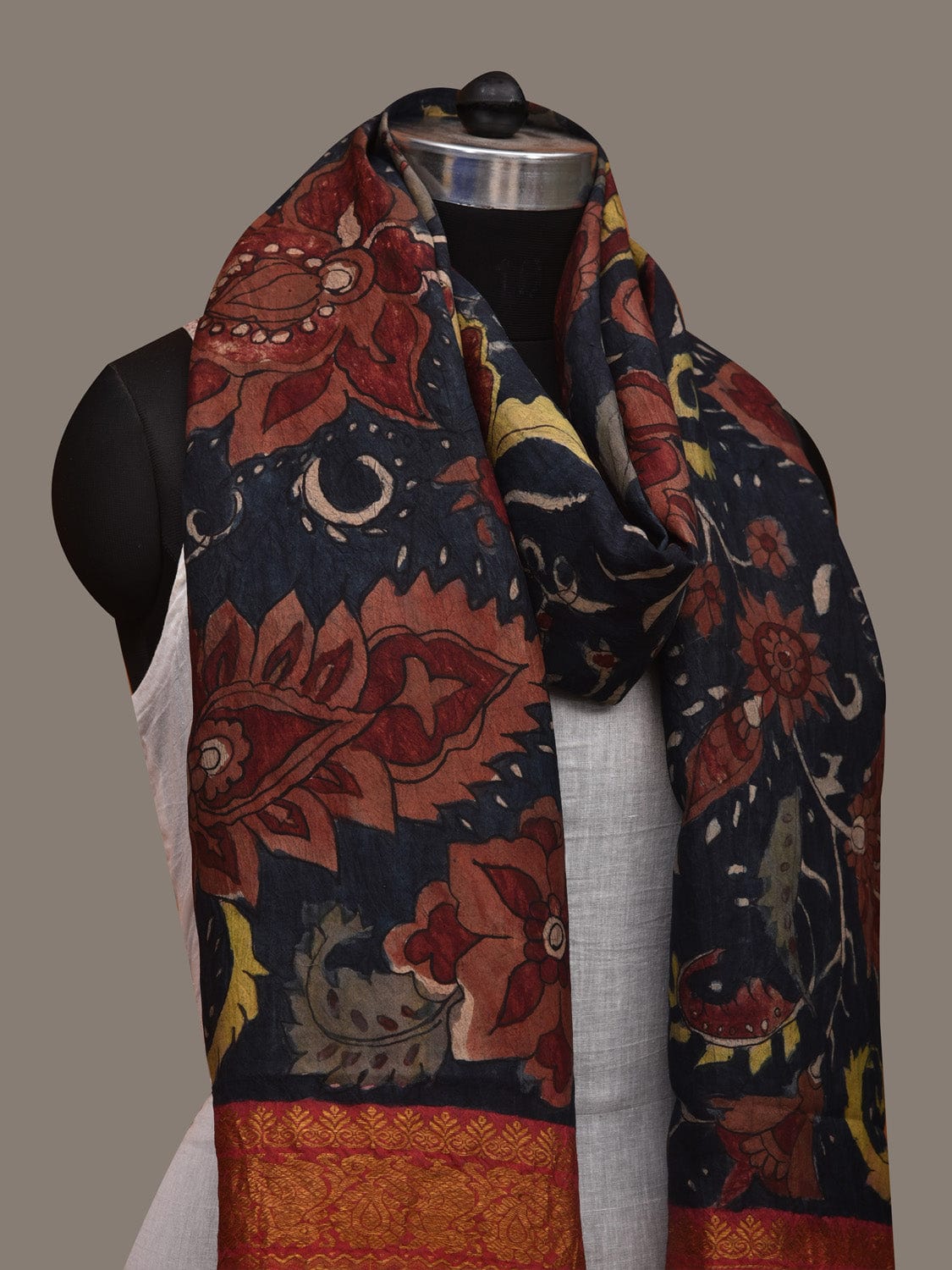 Navy and Red Kalamkari Hand Painted Kanchipuram Silk Handloom Dupatta with Big Floral Design ds2956