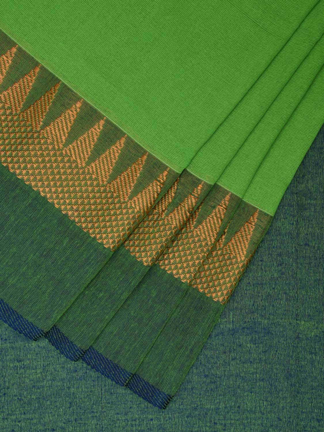 Green Cotton Plain Saree with Contrst Pallu Design o0484