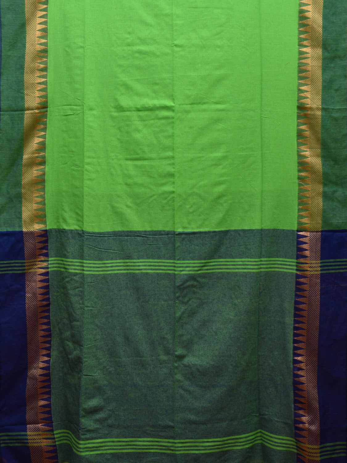 Green Cotton Plain Saree with Contrst Pallu Design o0484