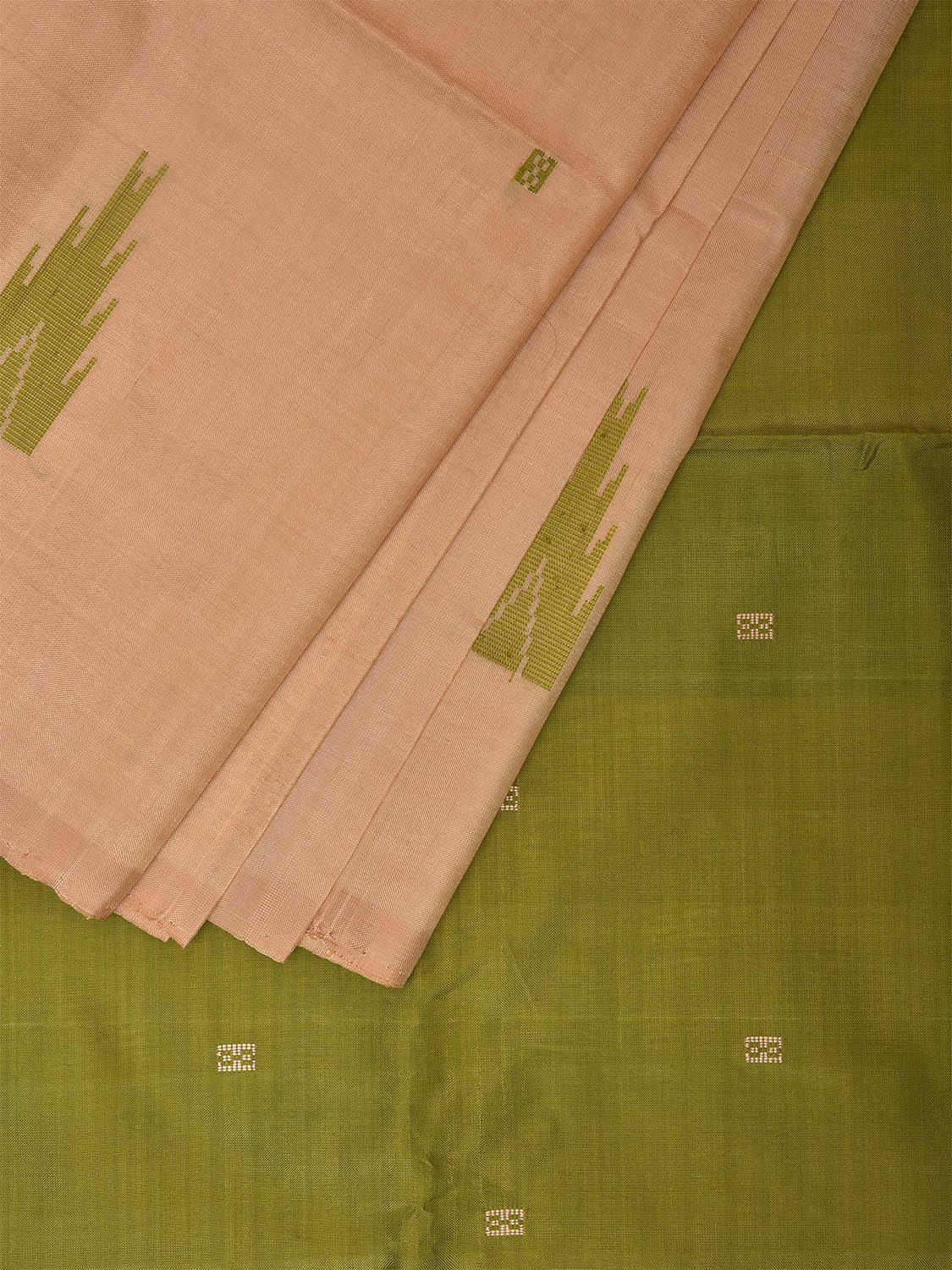 Cream and Green Banana Silk Saree with Small Buta and Contrast Pallu Design No Blouse o0493