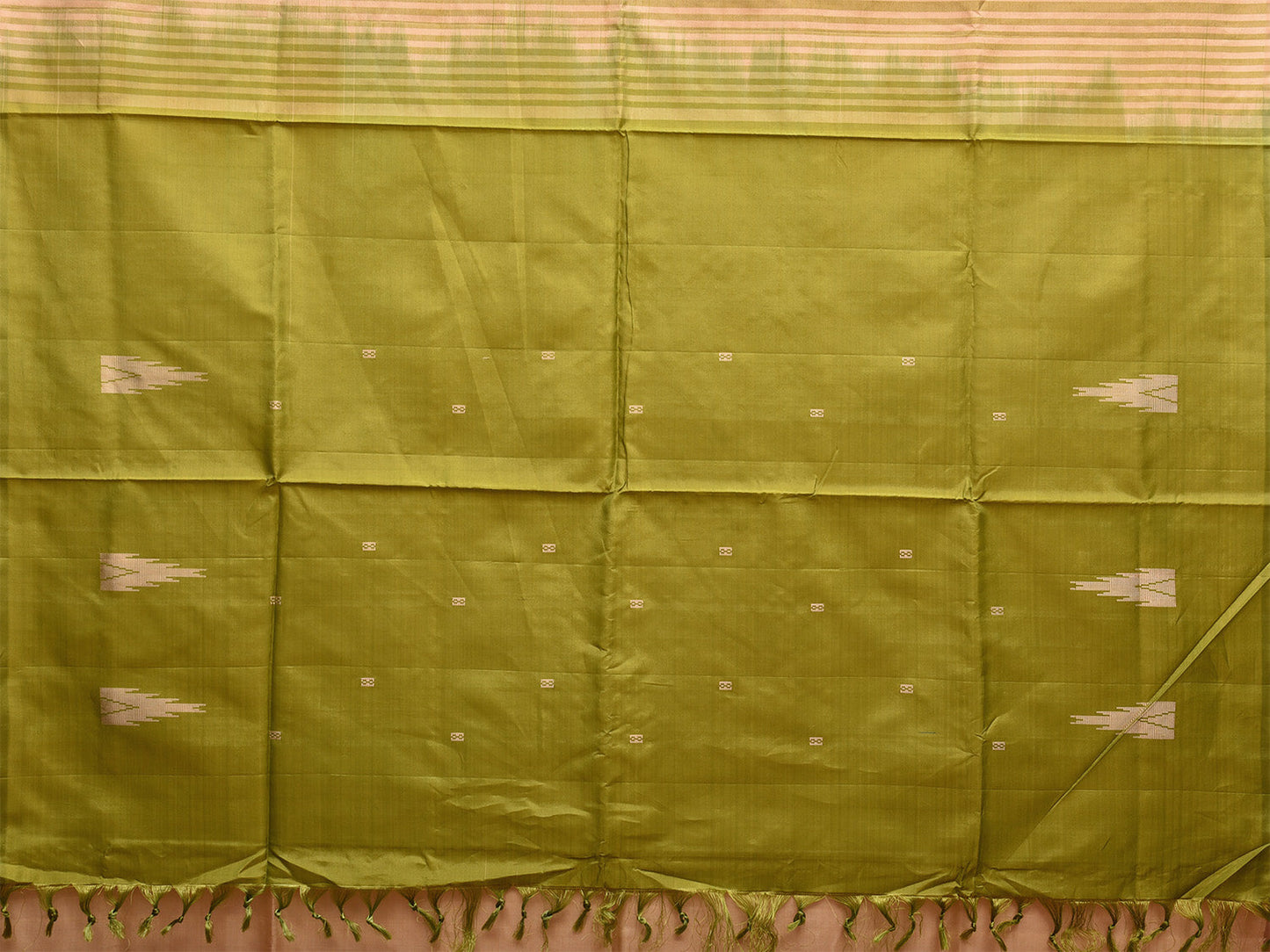 Cream and Green Banana Silk Saree with Small Buta and Contrast Pallu Design No Blouse o0493