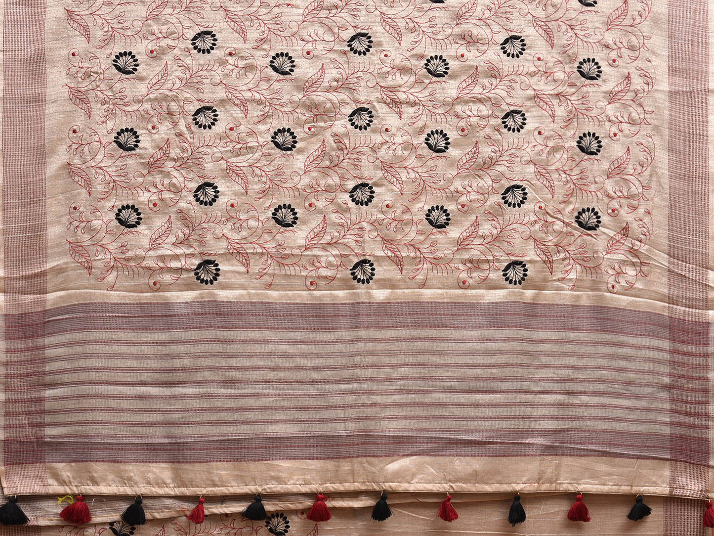 Cream Tussar Saree with Floral Embroidary Work and Strips Pallu Design o0589