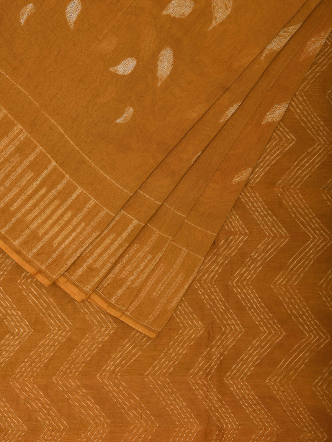 Mustard Shibori Cotton Silk Saree with Zig-Zag Pallu and Leaves Design o0624