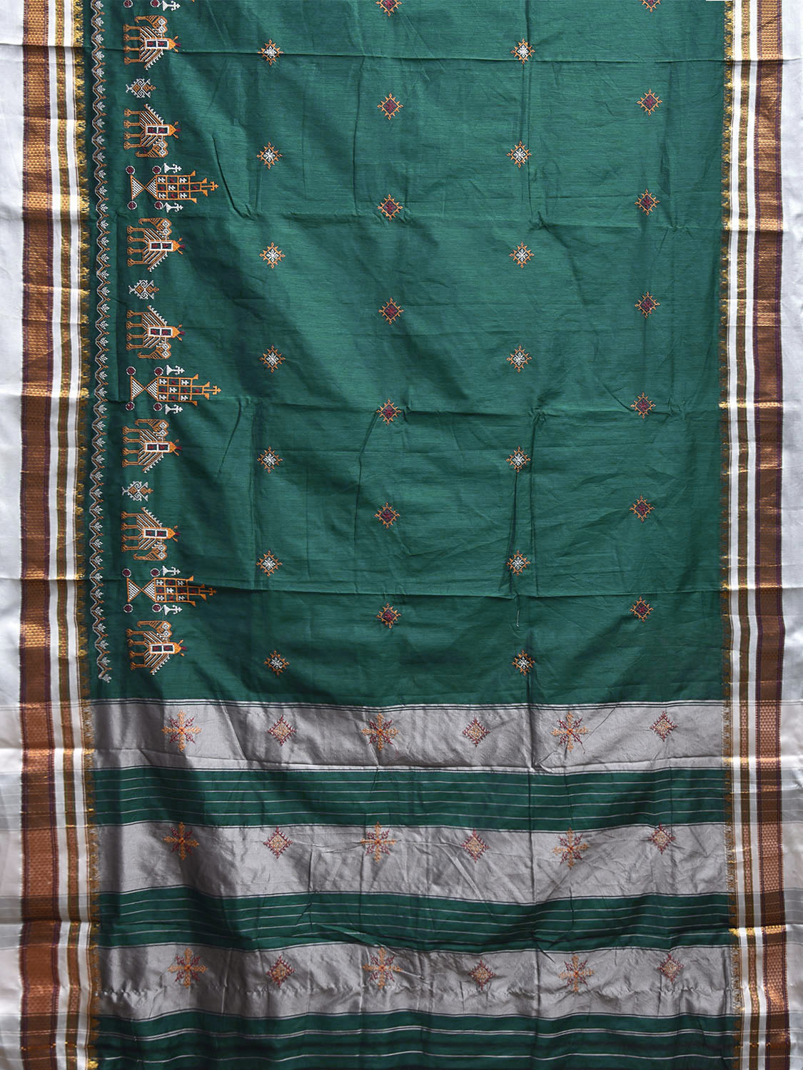 Green and White Kasuti Viscose Saree with Elephant Border and Strips Pallu Design No Blouse o0702
