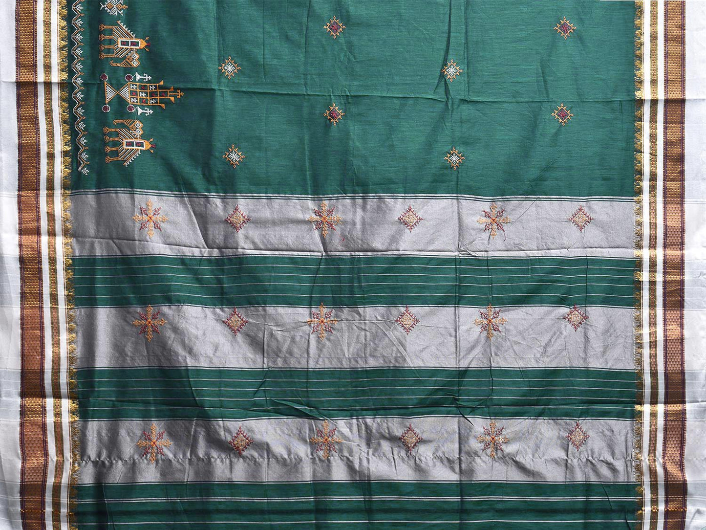 Green and White Kasuti Viscose Saree with Elephant Border and Strips Pallu Design No Blouse o0702