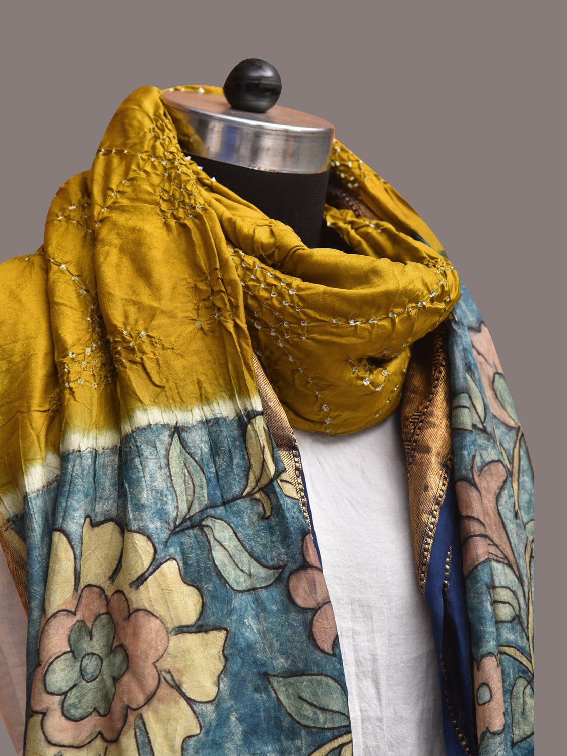 Olive and Blue Bandhani Kanchipuram Silk Handloom Dupatta with Kalamkari Design ds3569