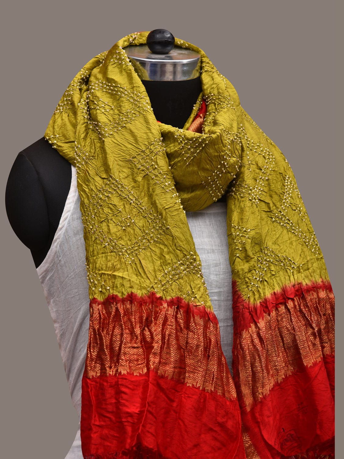 Olive and Red Bandhani Kanchipuram Silk Handloom Dupatta with Border Design ds2767