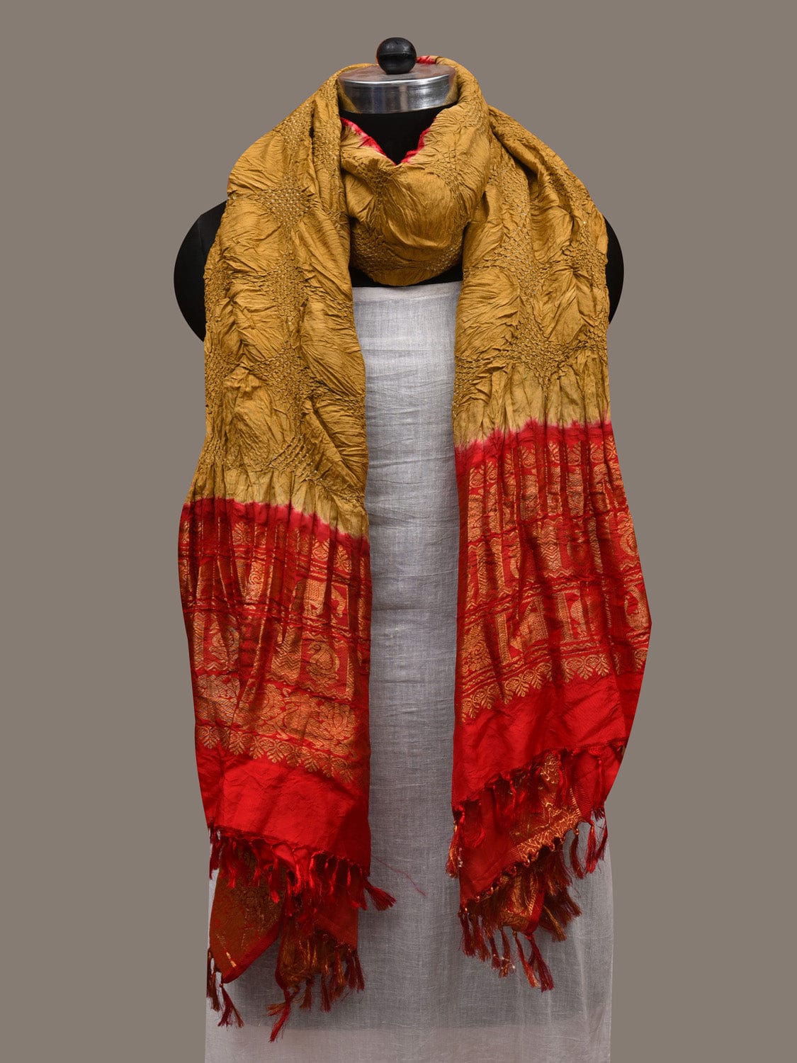 Olive and Red Bandhani Kanchipuram Silk Handloom Dupatta with Border Design ds2848