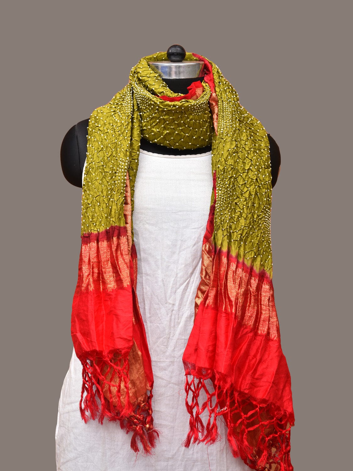 Olive and Red Bandhani Kanchipuram Silk Handloom Dupatta with Border Design ds3288