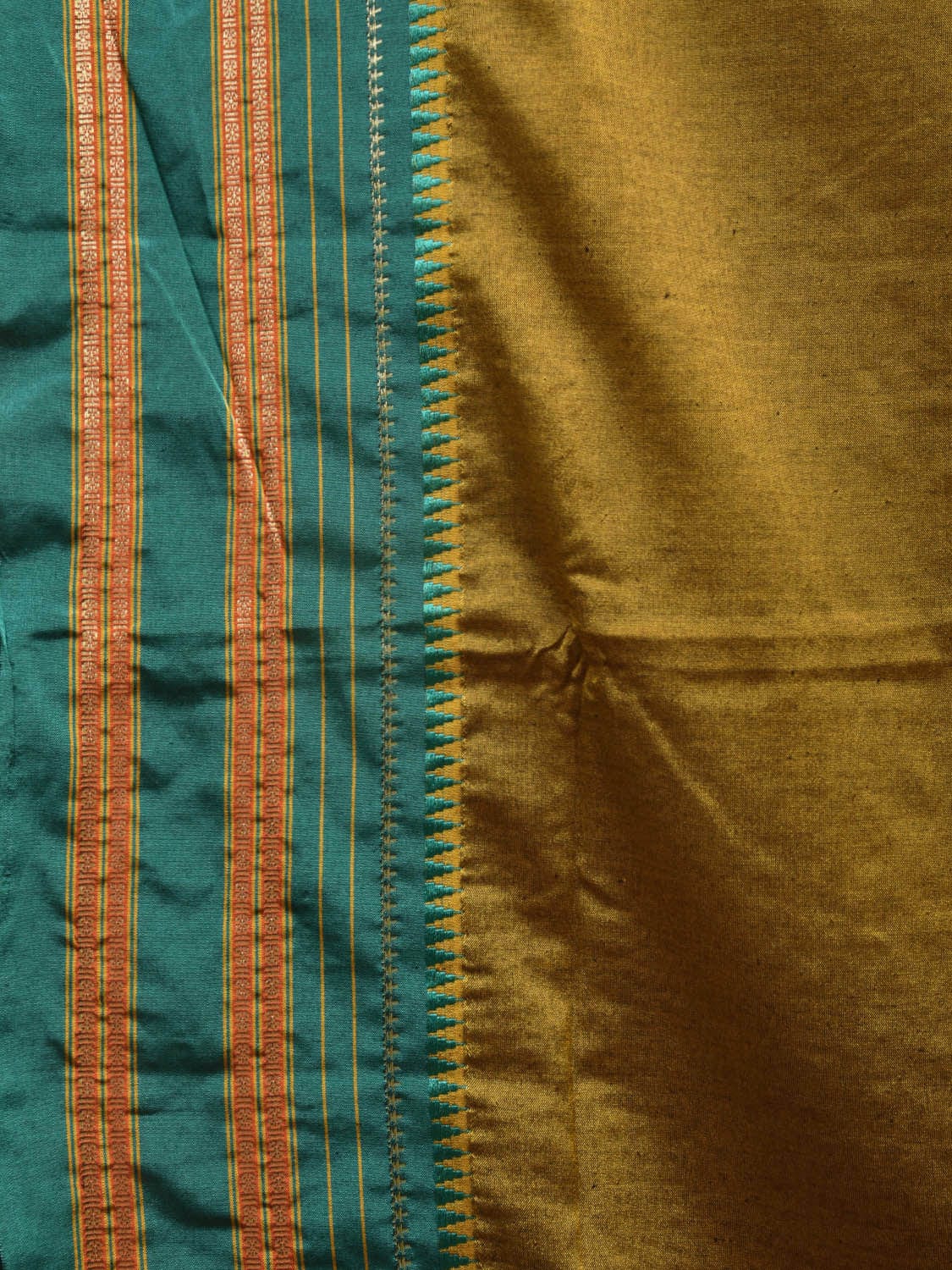 Olive and Teal Narayanpet Silk Handloom Plain Saree with Contrast Pallu Design np0931