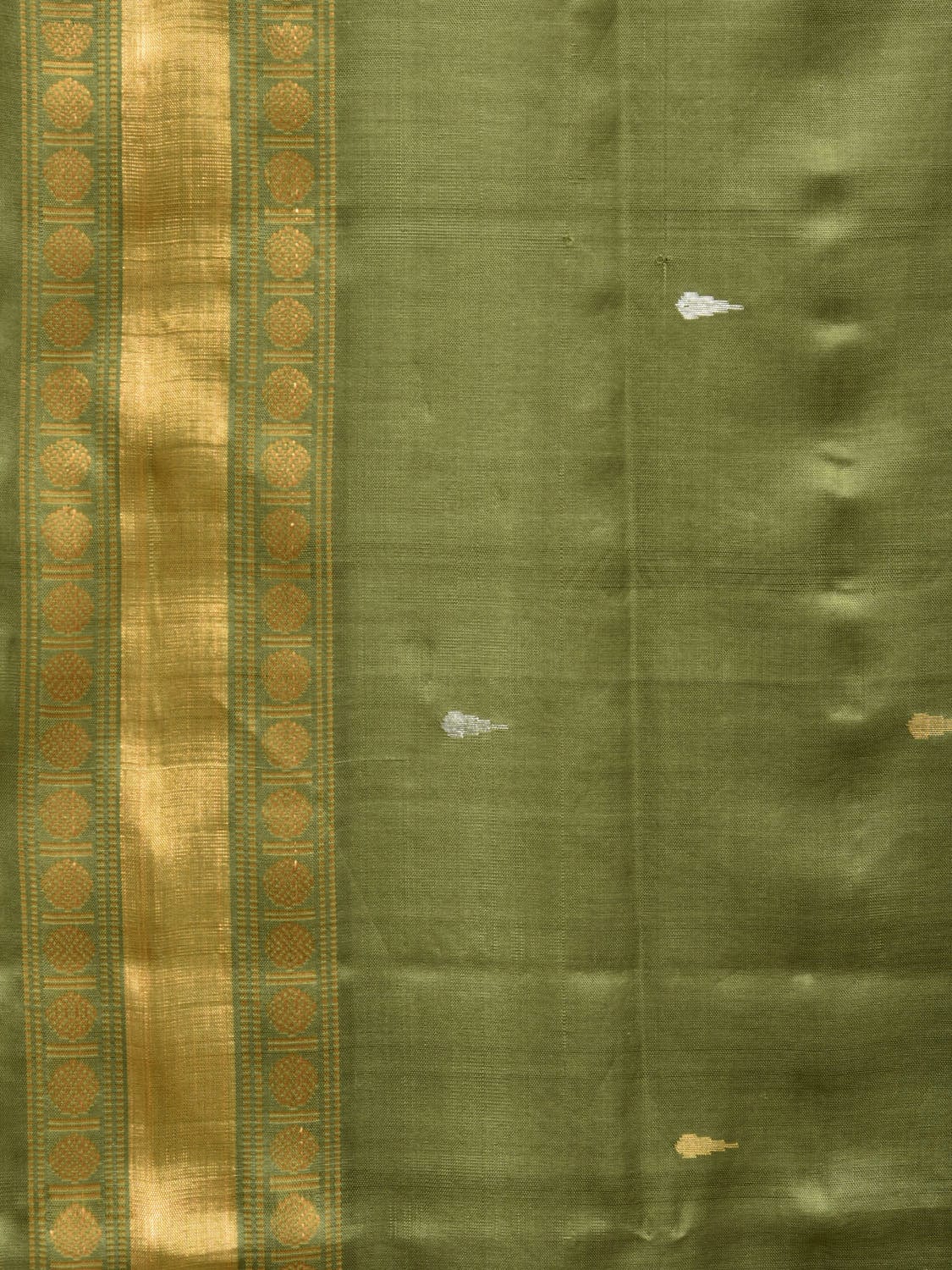Olive Uppada Silk Handloom Saree with Karpur Pallu Design u2174