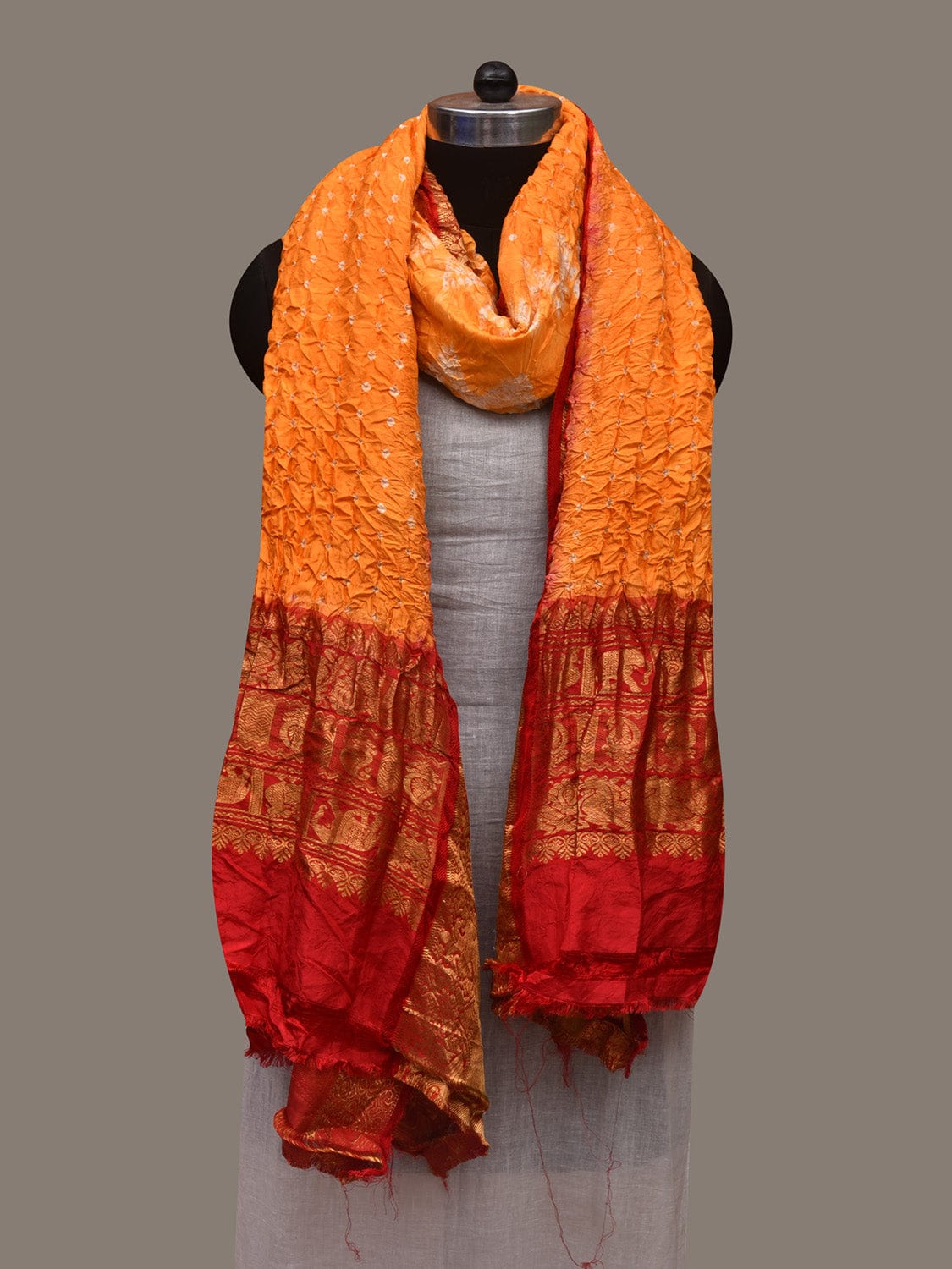 Orange and Red Bandhani Kanchipuram Silk Handloom Dupatta with Border and Chakra Design ds3012