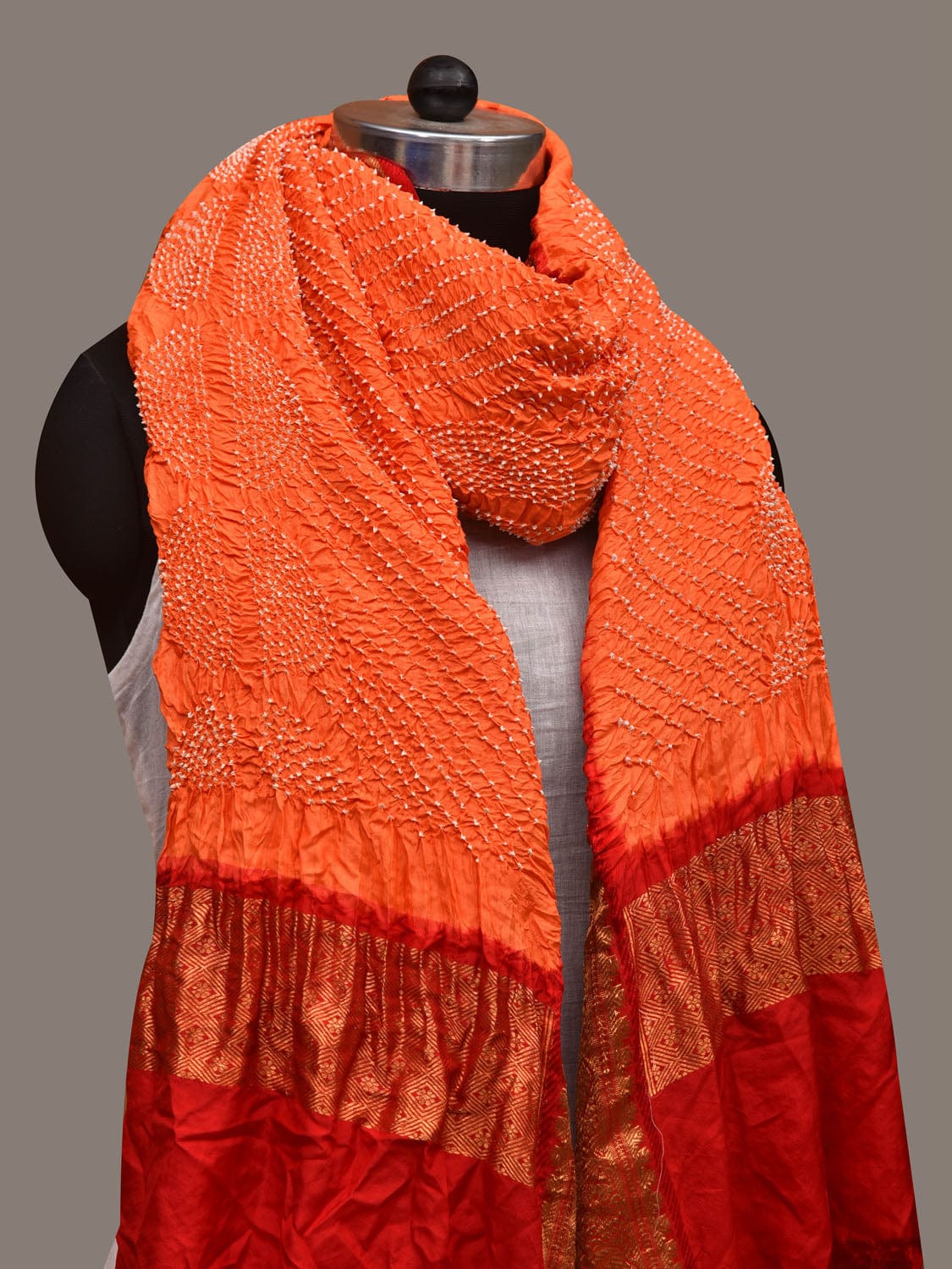 Orange and Red Bandhani Kanchipuram Silk Handloom Dupatta with Border Design ds2964