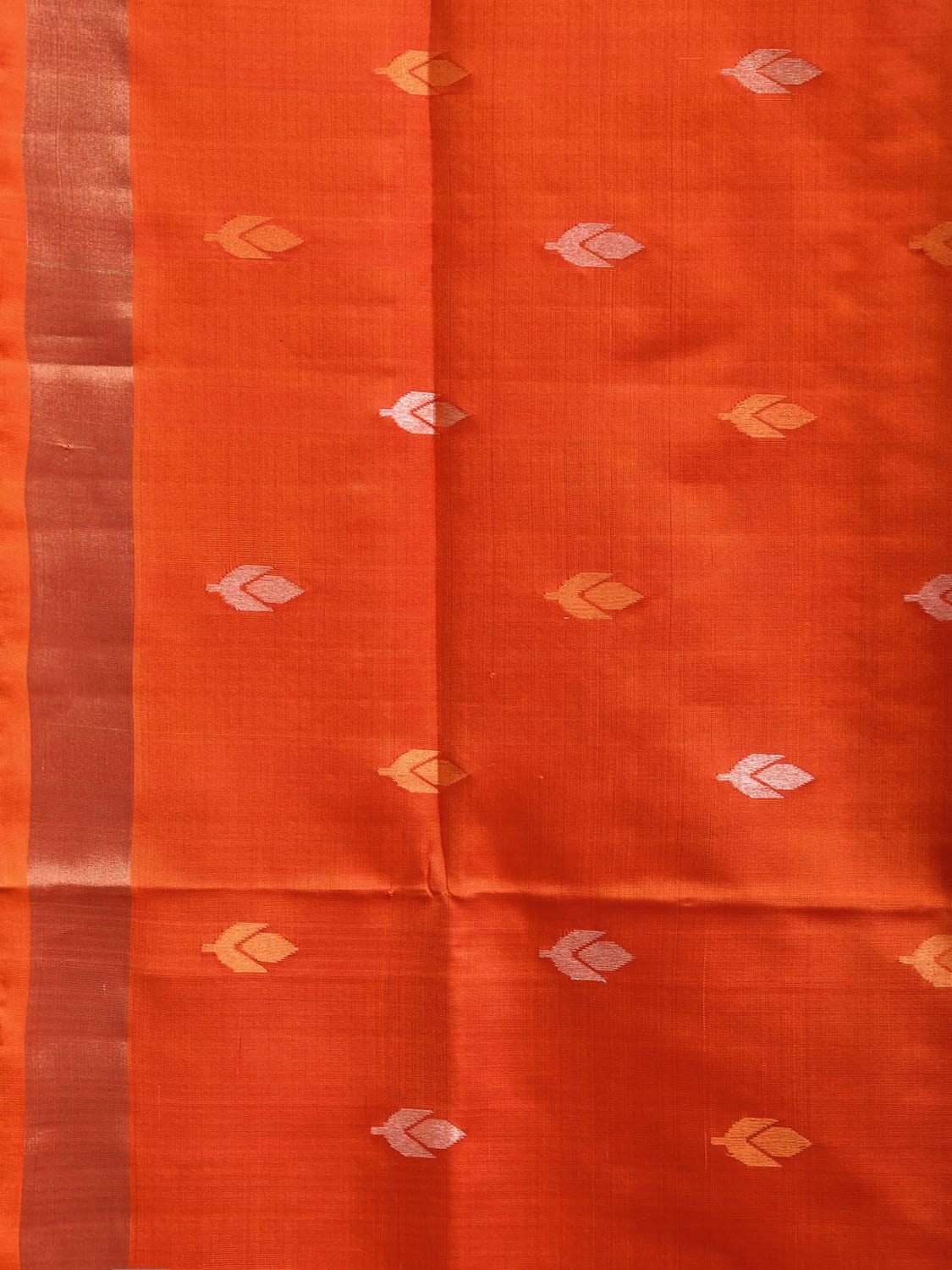Orange Uppada Silk Handloom Saree with Floral and Birds Pallu Design u2337