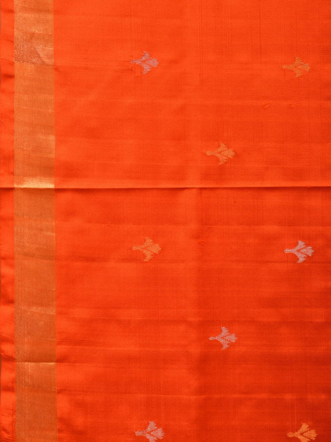 Orange Uppada Silk Handloom Saree with Floral Pallu Design u2154