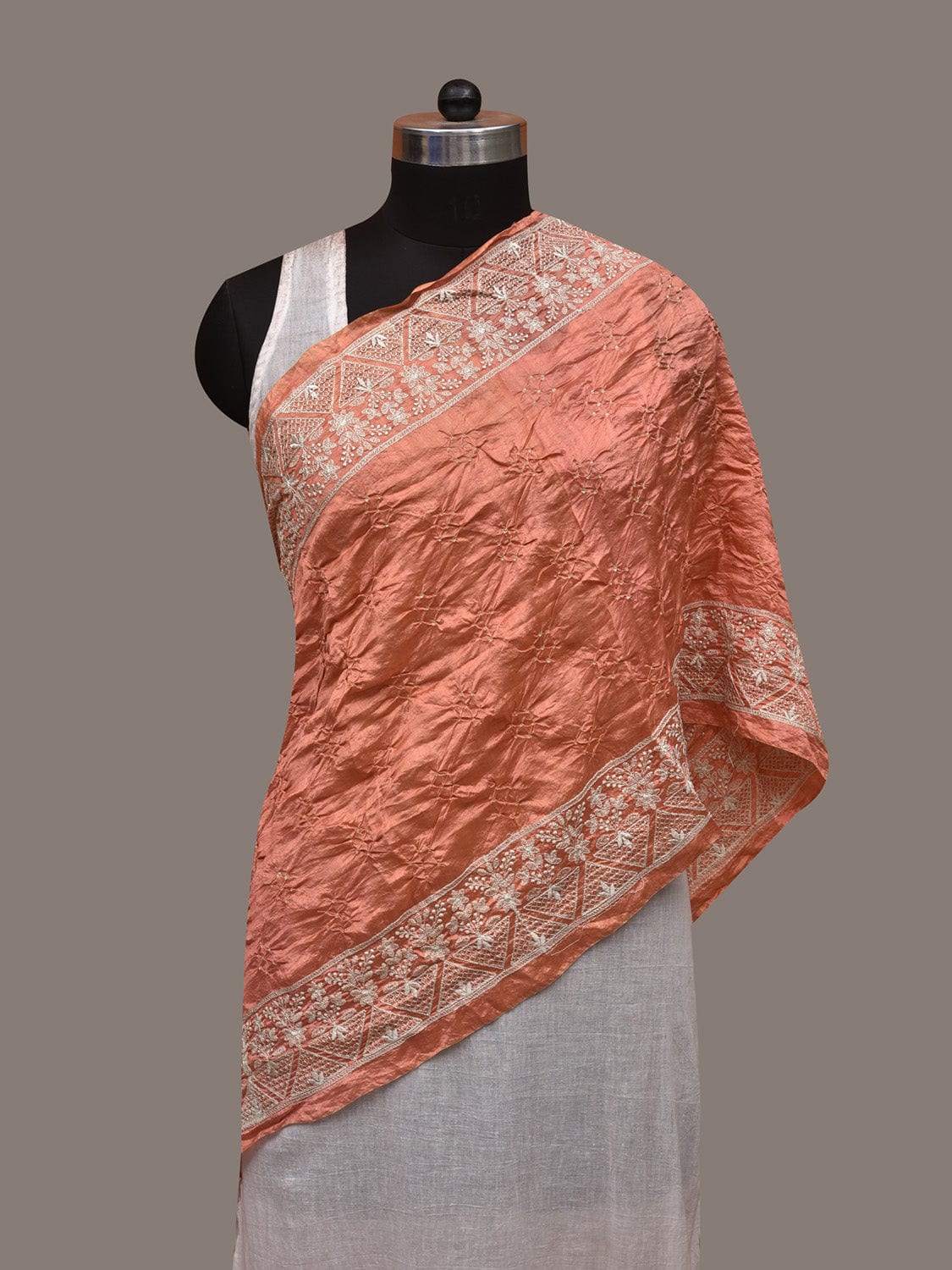 Peach Bandhani Silk Handloom Stole with Mango Embroidary Design ds2968