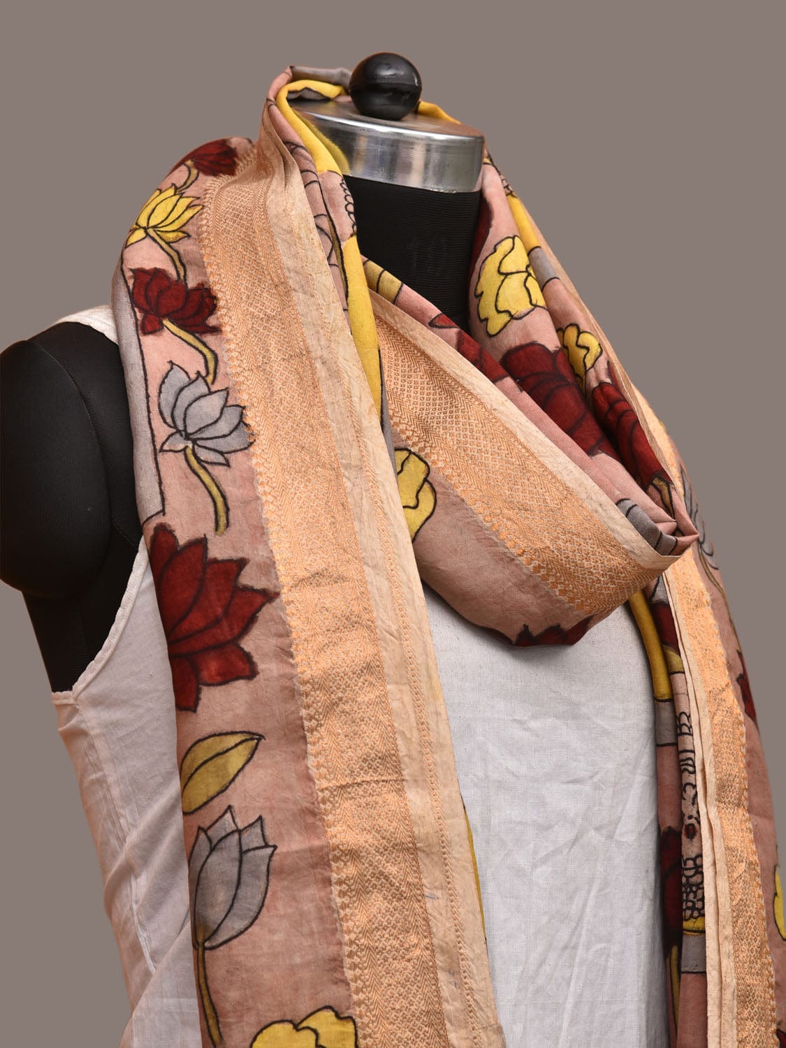 Peach Kalamkari Hand Painted Sico Dupatta with Lotus Flowers Design ds3208
