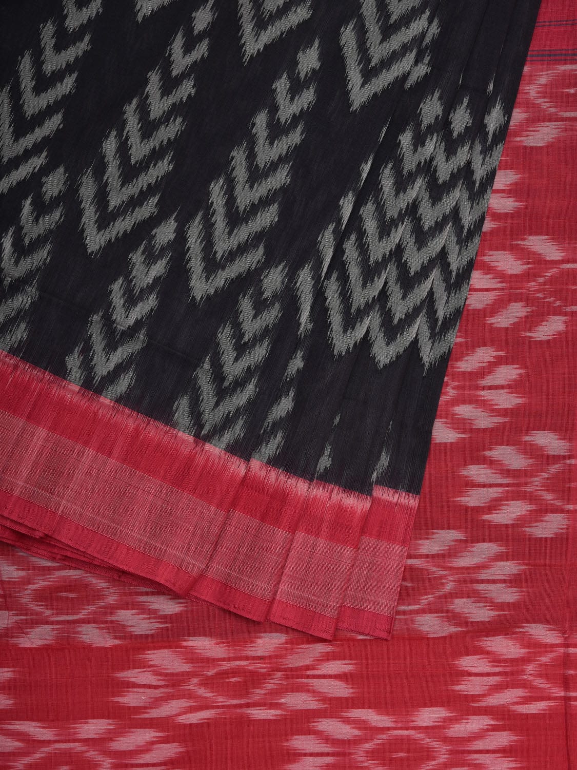 Pink and Black Pochampally Ikat Cotton Handloom Saree with All Over Tree Design i0647