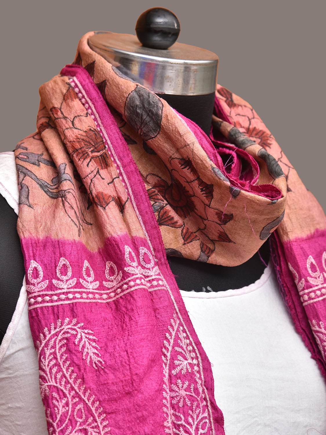 Pink and Cream Kalamkari Hand Painted Silk Handloom Stole with Embroidary Work Design ds3335
