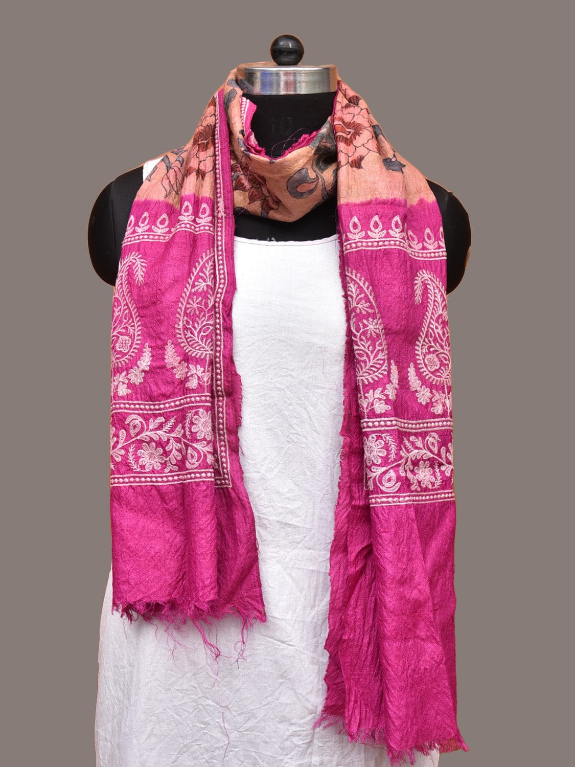 Pink and Cream Kalamkari Hand Painted Silk Handloom Stole with Embroidary Work Design ds3335