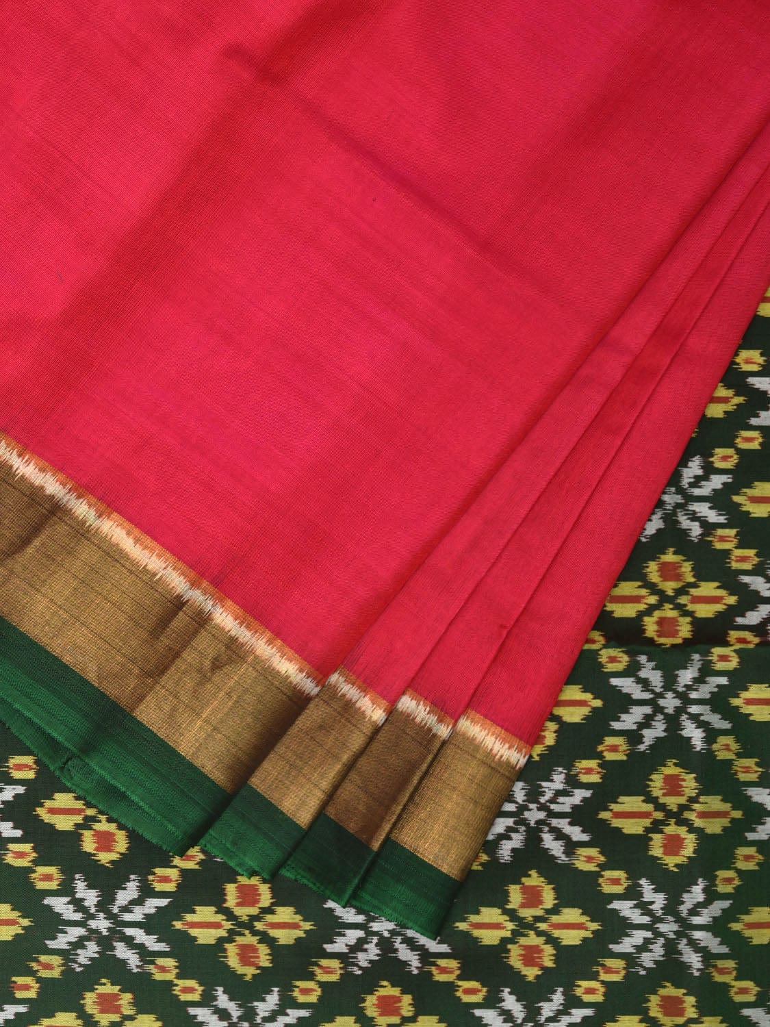 Pink and Green Pochampally Ikat Silk Handloom Saree with One Side Border Design i0845