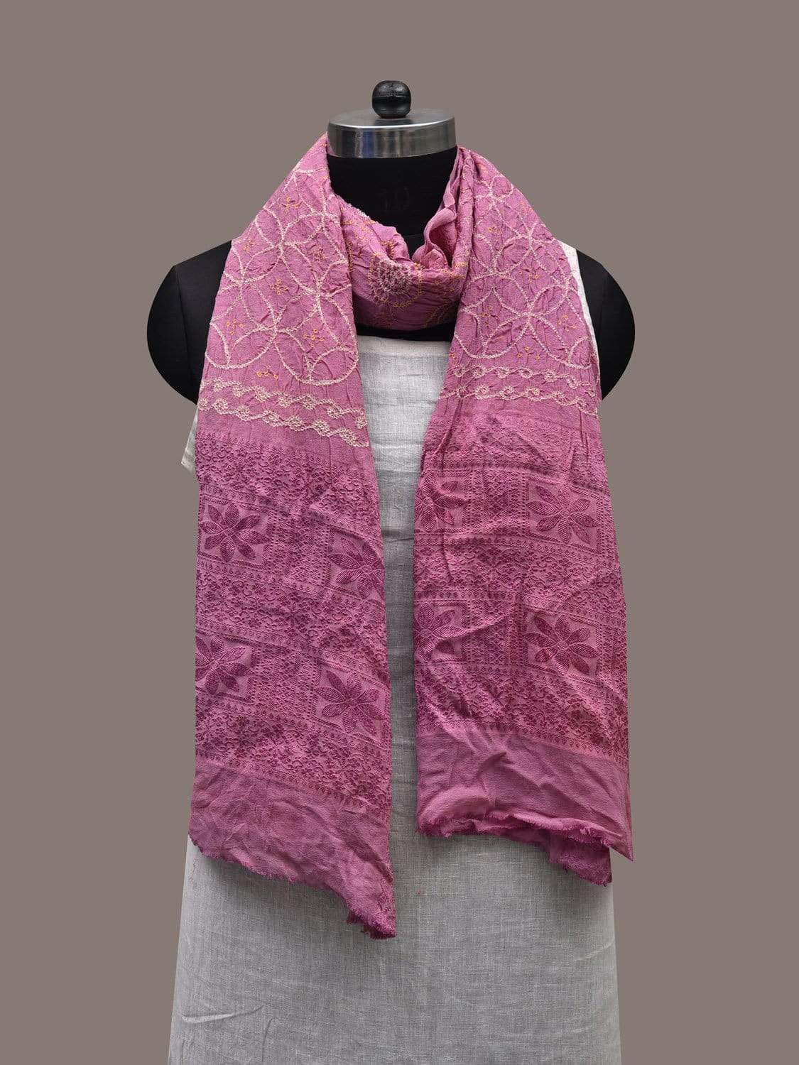 Pink Bandhani Cotton Handloom Dupatta with Intricate Design ds2507