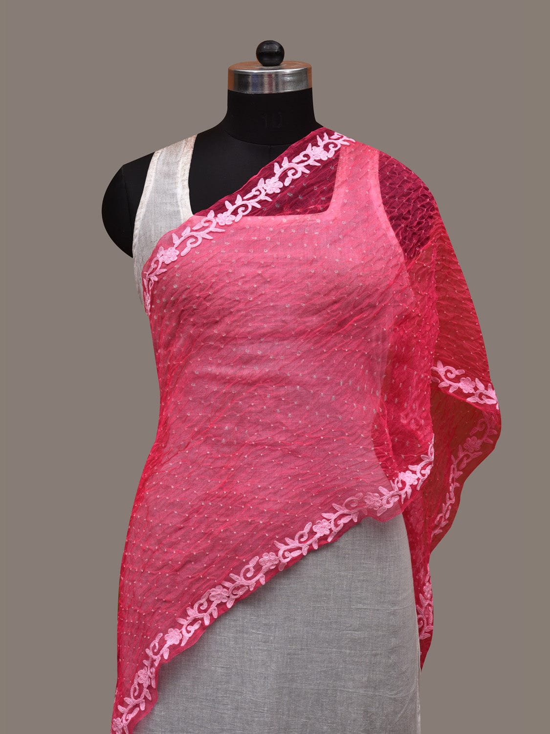 Pink Bandhani Organza Handloom Stole with Emdroidary Design ds2915