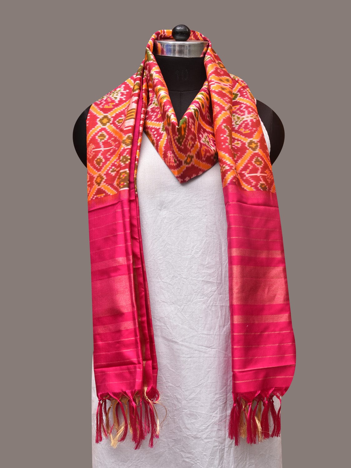 Pink Pochamaplly Ikat Silk Handloom Dupatta with Grill Design ds3375