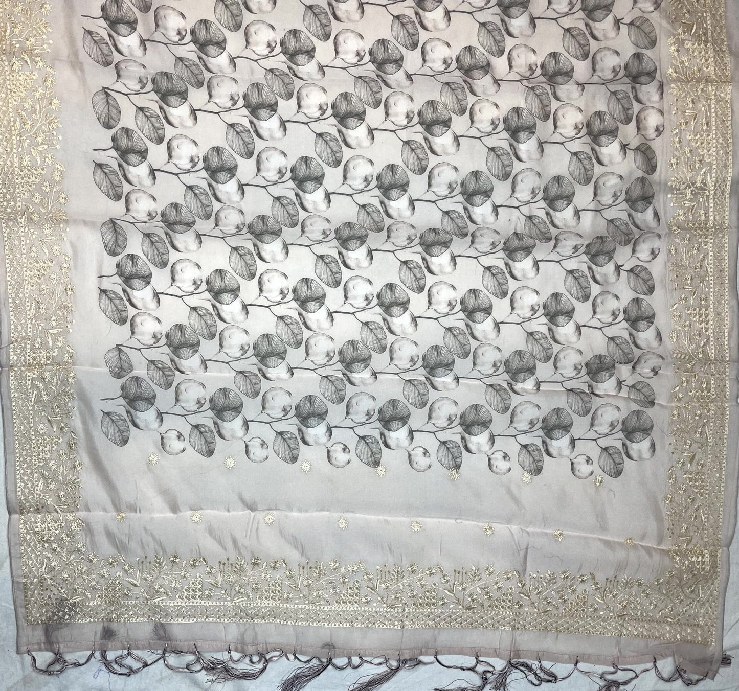 Cream Organza Printed Saree with Floral and Embroidery Design pr0008ap