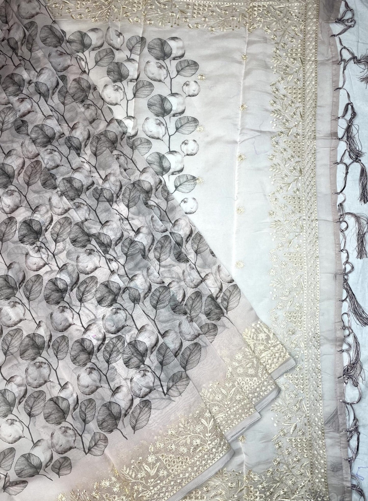 Cream Organza Printed Saree with Floral and Embroidery Design pr0008ap