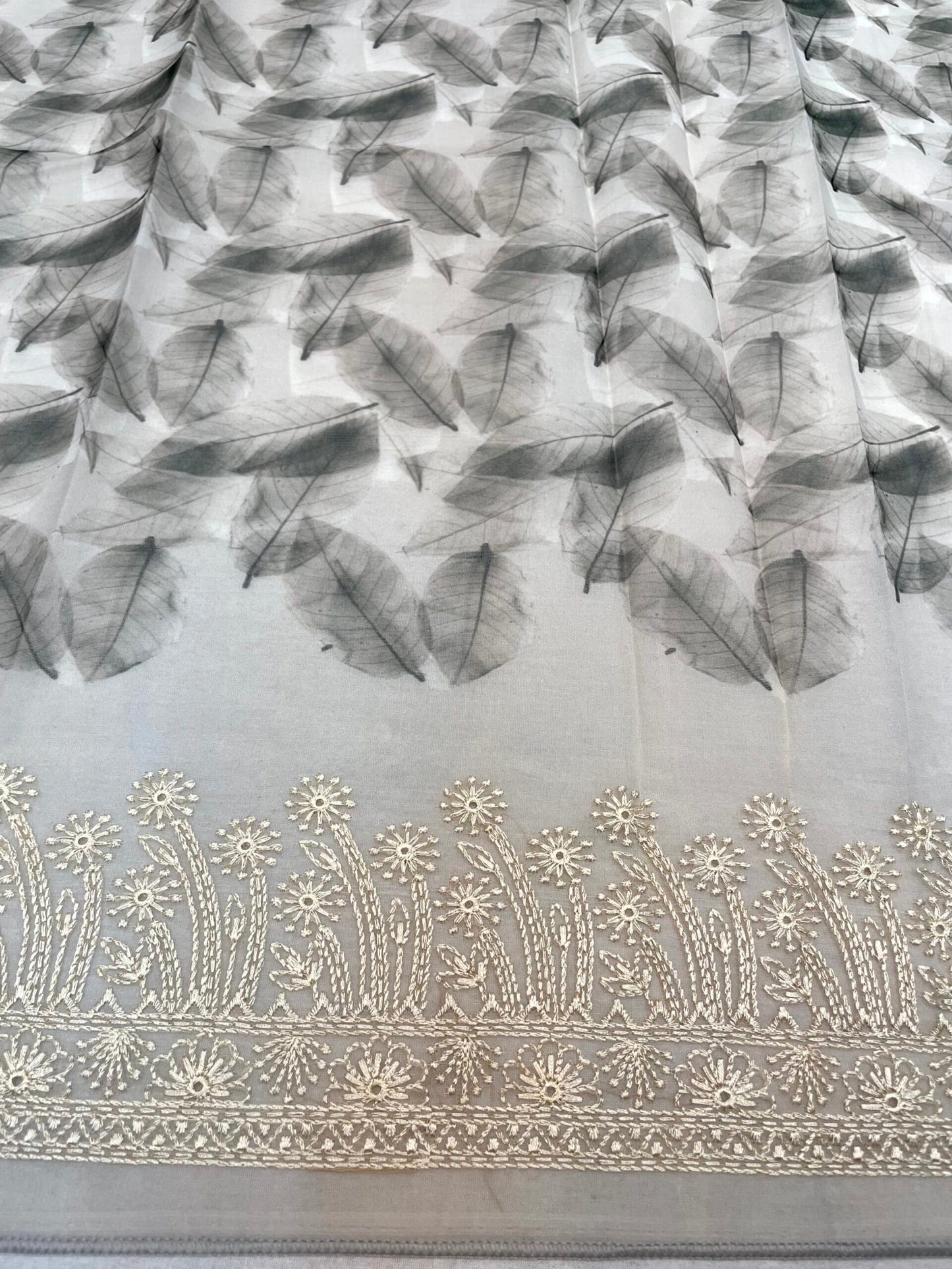 Beige Organza Printed Saree with Floral and Embroidery Design pr0010ap