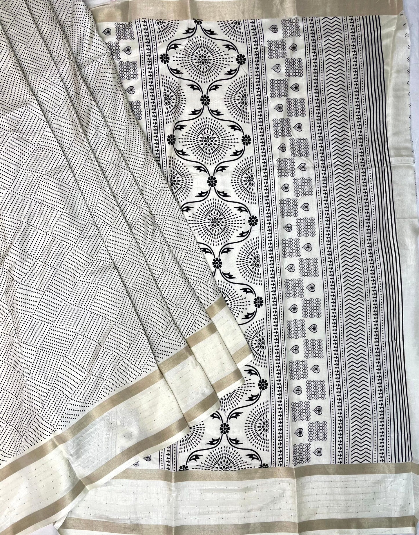 Beige Monochrome Printed Saree with Zari Lines Border and Pallu Design pr0016ai